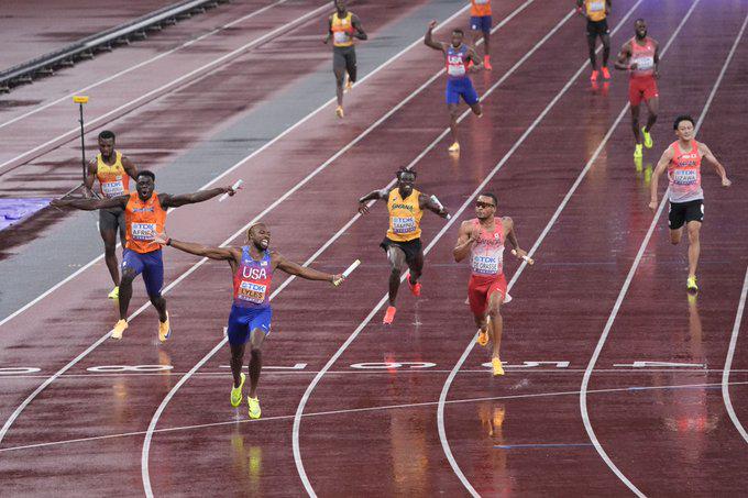 的大雨中进 的大雨中进
