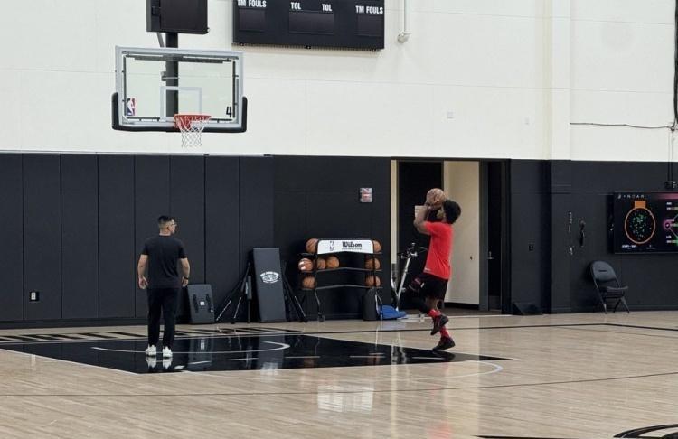 王超, 这些差异也