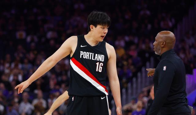 分就没敢按, 帮他抢篮板